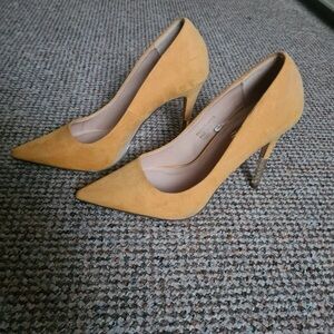 Elegant Yellow Suede Heels